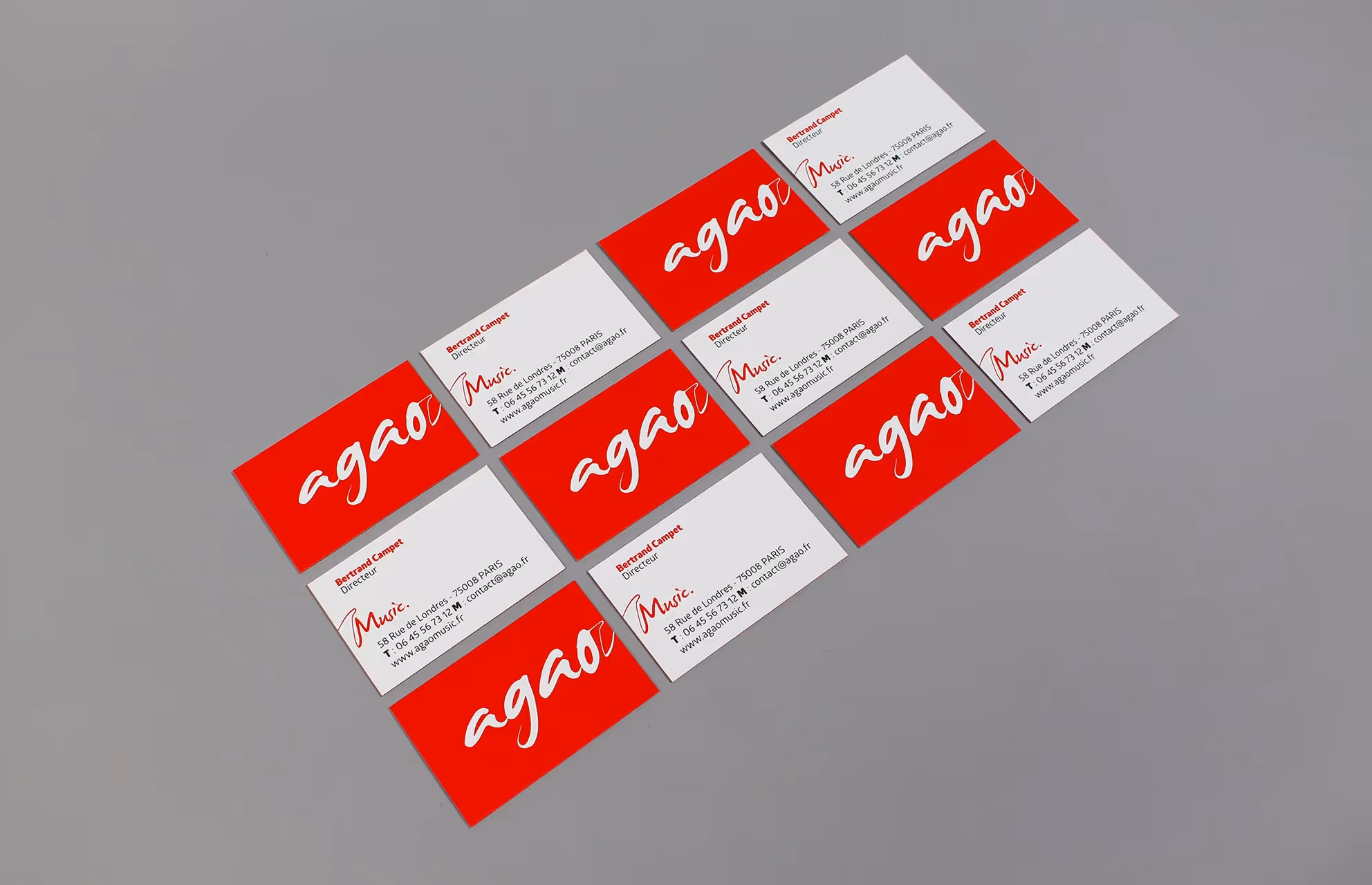 Planche de cartes de visite Agao Music rouges et blanches disposées en diagonale